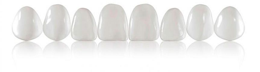 Le faccette dentali sono involucri in ceramica applicati sulla superficie esterna del dente per migliorare l’estetica del proprio sorriso. Con il turismo dentale, i pazienti italiani possono usufruire di offerte molto vantaggiose per queste procedure dentali nella clinica Grand Turismo Dentale in Moldavia
